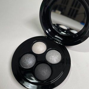 MAC A Waft of Grey Mineralize Eyeshadow Quad